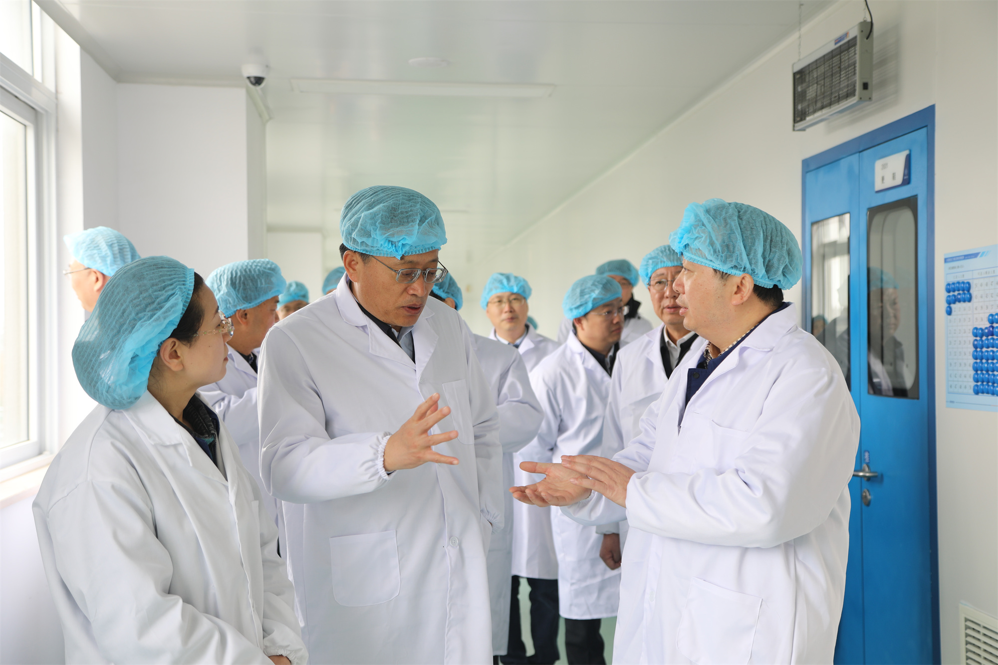 江苏省副省长胡广杰一行莅临三牛娱乐药业调研指导