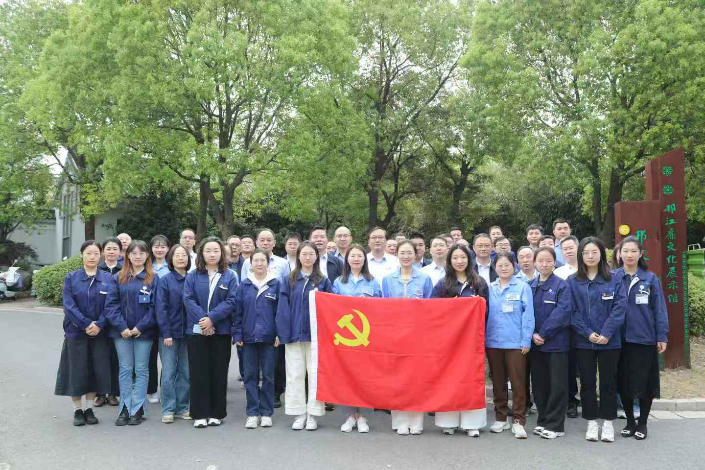 af40d82f95a5a1caf9786232ce3d9603.jpg